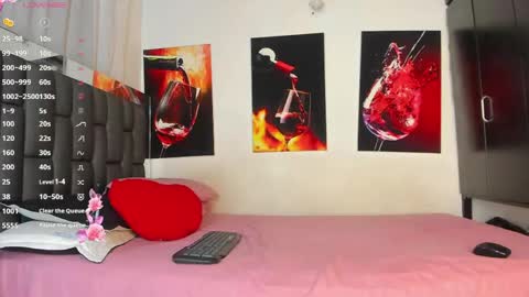 Snapshot of nicolle_hanks1 chatting on 04-25-26, 02:25 nicolle_hanks1 online show from 04-25-26, 02:25
