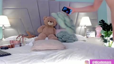 Snapshot of nicolle_mays chatting on 02-08-25, 04:14 Nicolle Mays online show from 02-08-25, 04:14