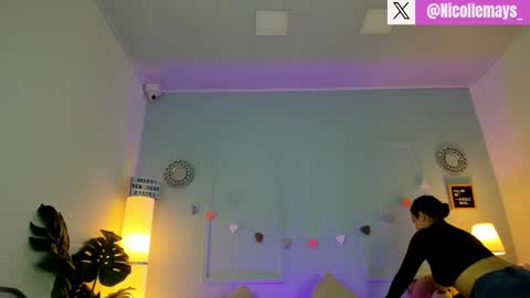 Snapshot of nicolle_mays chatting on 03-04-25, 02:10 Nicolle Mays online show from 03-04-25, 02:10