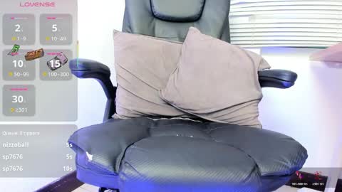 nicolle_smithh_ online show from 05-07-26, 11:59