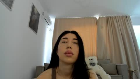 Nicolle online show from 04-08-26, 05:40