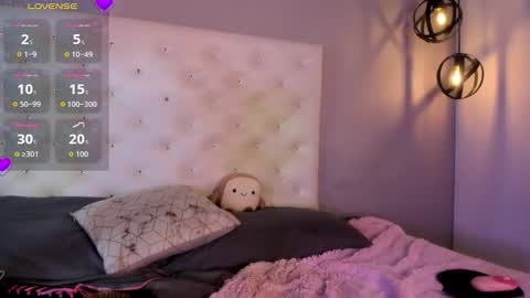 Snapshot of nicollee_heart chatting on 02-20-26, 01:55 Nicolle online show from 02-20-26, 01:55