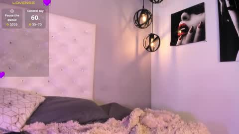 Snapshot of nicollee_heart chatting on 03-04-26, 02:01 Nicolle online show from 03-04-26, 02:01