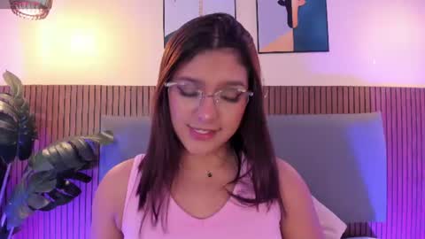 Snapshot of nicolleevan_ chatting on 07-06-26, 12:13 NICOLLE EVANS online show from 07-06-26, 12:13