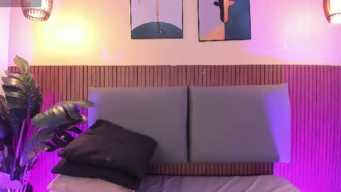 Snapshot of nicolleevan_ chatting on 07-12-26, 11:56 NICOLLE EVANS online show from 07-12-26, 11:56