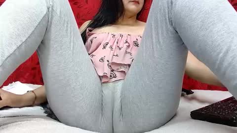 Snapshot of nicolleowens chatting on 10-29-25, 09:49 NICOLLE online show from 10-29-25, 09:49