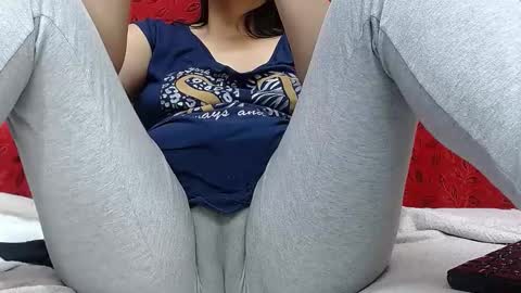 Snapshot of nicolleowens chatting on 11-30-25, 12:03 NICOLLE online show from 11-30-25, 12:03