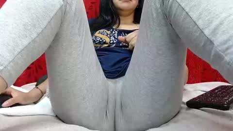 NICOLLE online show from 03-04-26, 09:32