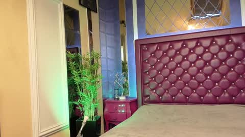 Snapshot of nicollepalmer chatting on 12-10-24, 06:33 Nicolle online show from 12-10-24, 06:33