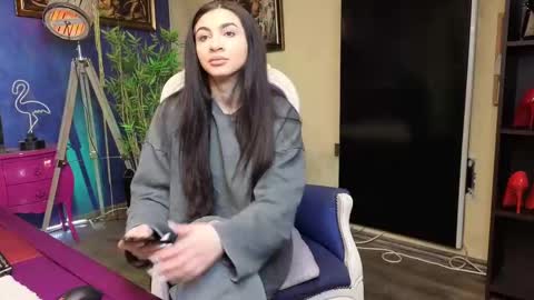 Snapshot of nicollepalmer chatting on 02-19-25, 07:28 Nicolle online show from 02-19-25, 07:28