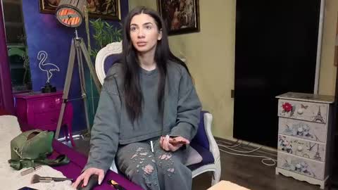 Snapshot of nicollepalmer chatting on 02-26-25, 07:42 Nicolle online show from 02-26-25, 07:42