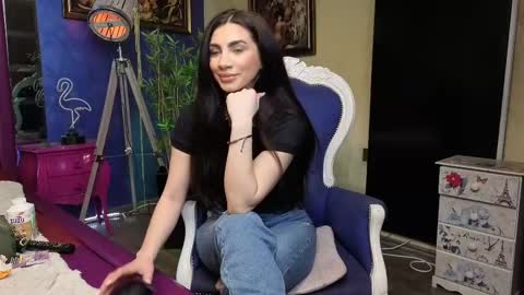 Snapshot of nicollepalmer chatting on 03-01-25, 08:45 Nicolle online show from 03-01-25, 08:45