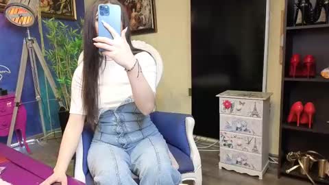 Snapshot of nicollepalmer chatting on 03-04-25, 06:47 Nicolle online show from 03-04-25, 06:47