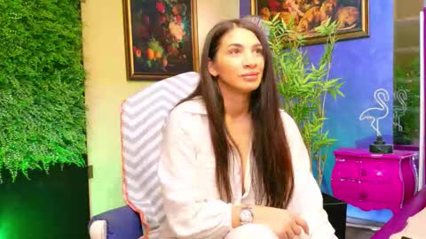 Snapshot of nicollepalmer chatting on 09-23-25, 10:18 Nicolle online show from 09-23-25, 10:18