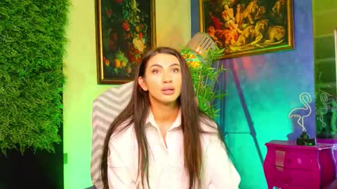 Snapshot of nicollepalmer chatting on 10-13-25, 05:13 Nicolle online show from 10-13-25, 05:13