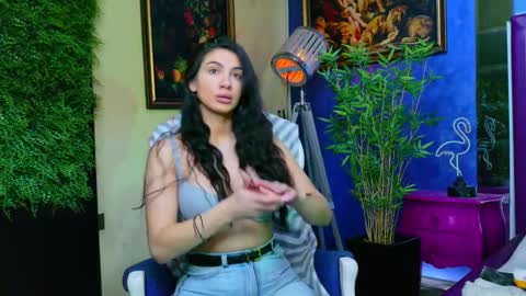 Snapshot of nicollepalmer chatting on 10-17-25, 11:02 Nicolle online show from 10-17-25, 11:02