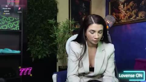 Nicolle online show from 02-06-26, 10:40