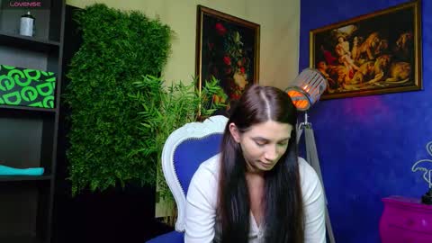 Nicolle online show from 02-16-26, 06:42