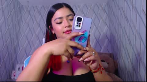 Nicolle Miley online show from 01-28-25, 04:50