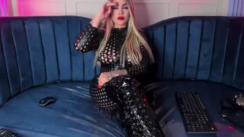 Nicollette Miller online show from 03-04-25, 06:29