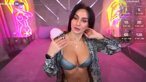 Snapshot of nicolnightt chatting on 10-17-25, 05:21 Nicole online show from 10-17-25, 05:21