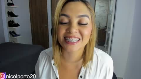 Snapshot of nicolporto chatting on 07-25-26, 11:19 Nicol online show from 07-25-26, 11:19
