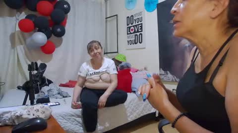 Snapshot of nicoltatiana_ chatting on 05-12-26, 12:08 nicoltatiana_ online show from 05-12-26, 12:08