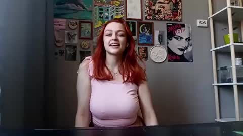 Snapshot of nidiakincheloe chatting on 06-20-26, 05:10 Udea online show from 06-20-26, 05:10