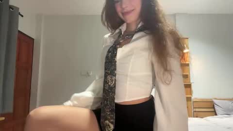 Snapshot of night_jelly chatting on 10-29-25, 02:52 Aurora online show from 10-29-25, 02:52