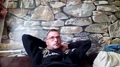 Snapshot of nighthawk28 chatting on 10-01-25, 04:13 MikeVanDyck online show from 10-01-25, 04:13