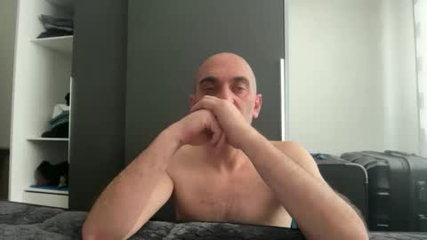 Snapshot of nightwalker06 chatting on 12-21-25, 10:11 nightwalker06 online show from 12-21-25, 10:11