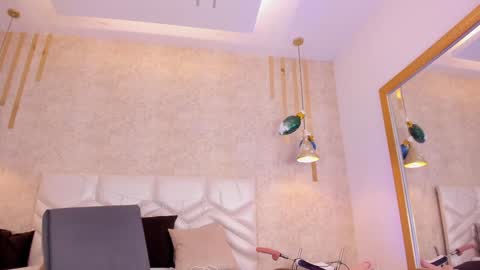 Snapshot of niiamoore_ chatting on 12-27-24, 02:25 NiiaMoore online show from 12-27-24, 02:25
