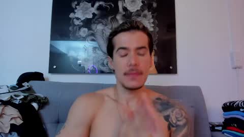 Snapshot of niickcooper chatting on 05-28-26, 02:53 Niick online show from 05-28-26, 02:53