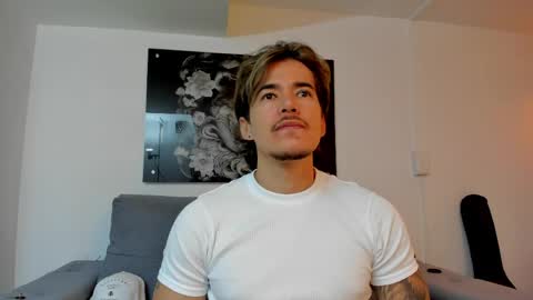Snapshot of niickcooper chatting on 06-10-26, 01:39 Niick online show from 06-10-26, 01:39
