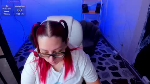 Snapshot of niickyjones chatting on 09-26-25, 01:37 Anni online show from 09-26-25, 01:37