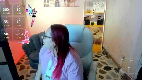 Snapshot of niickyjones chatting on 10-04-25, 01:20 Anni online show from 10-04-25, 01:20