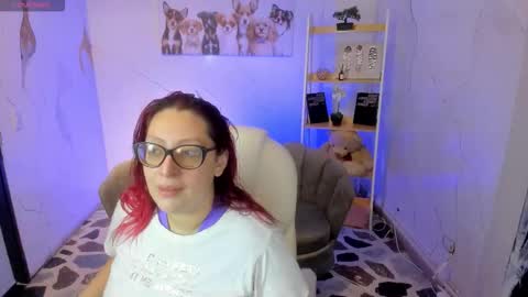 Snapshot of niickyjones chatting on 10-05-25, 08:29 Anni online show from 10-05-25, 08:29