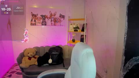 Snapshot of niickyjones chatting on 11-08-25, 12:44 Anni online show from 11-08-25, 12:44