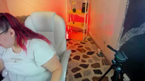 Snapshot of niickyjones chatting on 11-09-25, 03:10 Anni online show from 11-09-25, 03:10