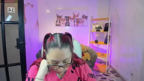 Snapshot of niickyjones chatting on 11-14-25, 02:05 Anni online show from 11-14-25, 02:05