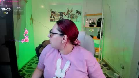 Snapshot of niickyjones chatting on 11-17-25, 05:41 Anni online show from 11-17-25, 05:41