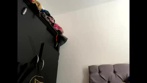 Snapshot of niickyjones chatting on 01-06-26, 08:01 Anni online show from 01-06-26, 08:01