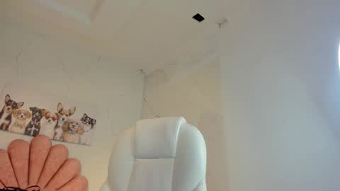 Snapshot of niickyjones chatting on 01-12-26, 09:31 Anni online show from 01-12-26, 09:31