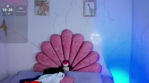 Snapshot of niickyjones chatting on 02-12-26, 11:22 Anni online show from 02-12-26, 11:22