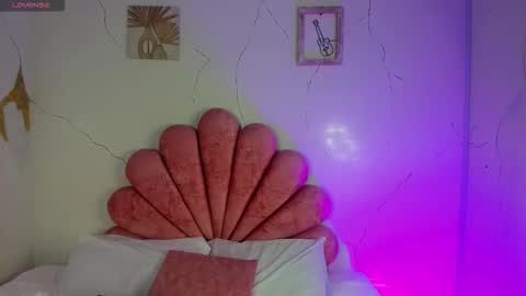 Snapshot of niickyjones chatting on 02-17-26, 11:00 Anni online show from 02-17-26, 11:00