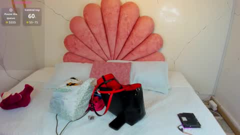 Snapshot of niickyjones chatting on 02-23-26, 04:21 Anni online show from 02-23-26, 04:21