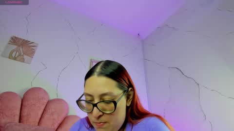 Snapshot of niickyjones chatting on 02-26-26, 05:17 Anni online show from 02-26-26, 05:17