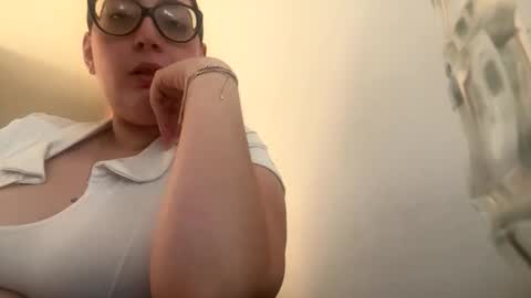 Snapshot of niickyjones chatting on 03-08-26, 08:34 Anni online show from 03-08-26, 08:34