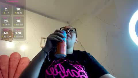 Snapshot of niickyjones chatting on 03-17-26, 04:28 Anni online show from 03-17-26, 04:28