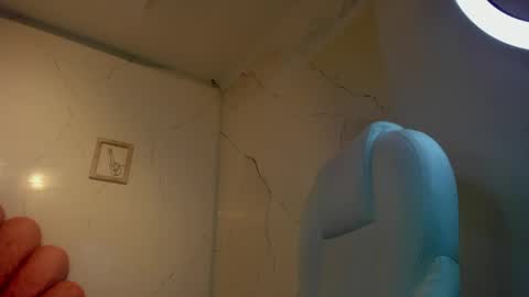 Snapshot of niickyjones chatting on 03-27-26, 06:19 Anni online show from 03-27-26, 06:19